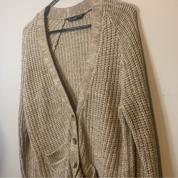 LIGHT BEIGE KNITT LONG SLEEVE SWEATER FALL SIZE MEDIUM VNECK BUTTON UP CARDIGAN - Picture 7 of 9